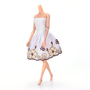 1 Ks Biela Bez Ramienok Mini Ručné Výšivky, Kvetinové Šaty Pre Bábiky Oblečenie Vysokej Kvality