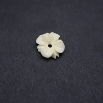 (20 ks/lot) Vyrezávané kvet a list 14 mm Priestor časti Multi-farebné Umelé Coral poznatky pre Šperky robiť