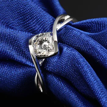 Test Pozitívny 5.0 mm 0.5 Ct Okrúhly Rez G-H Moissanite Diamantový Prsteň 925 Sterling Silver Prsteň Biele Zlato Farba Romantické Šperky