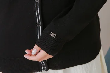 Nový štýlový jar a na jeseň žien cardigan tvaru Pevné Bežné kórejský štýl joker žena je pletený sveter cardigan kabát