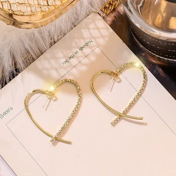 Jednoduché Módy Srdce Tvar Gold Crystal Stud Náušnice Kórejské Vyhlásenie Náušnice Svadobné Šperky Darček Brincos Náušnice Pre Ženy