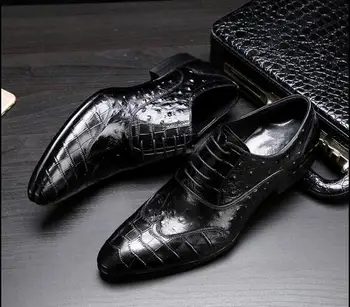 Brogue vyrezávané pánske topánky Britskej mládeže kožené veľkosť žijúcich mužov priedušná business šaty, topánky, svadobné topánky