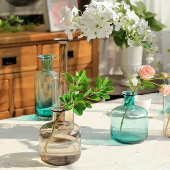 Sklenené vázy, kávu, sklenené vázy, plavidlá, vázy, ozdoby, domáce dekorácie, sklo, farby, váza.