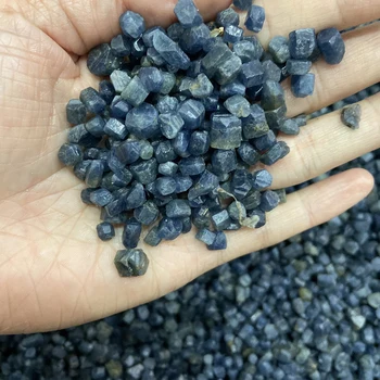 Prírodné Blue Sapphire Crystal Väčšinu Korund Fialová Červený Korund Kameň Drsný Reiki Vzor Čakra Kamene